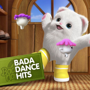 日本护士解开乳罩喂奶
