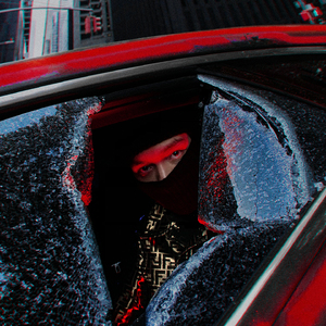 日本护士解开乳罩喂奶
