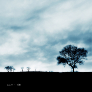 日本护士解开乳罩喂奶
